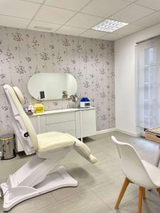 Recepción de la clínica Meraki Dermoestética en Santander